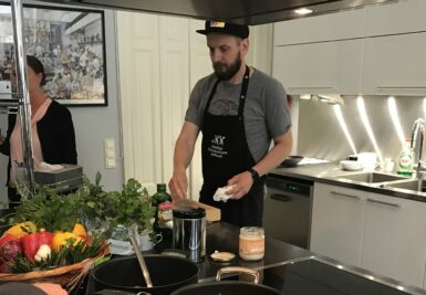 Prescottin samppanjabrunssilla Hans Välimäen kanssa